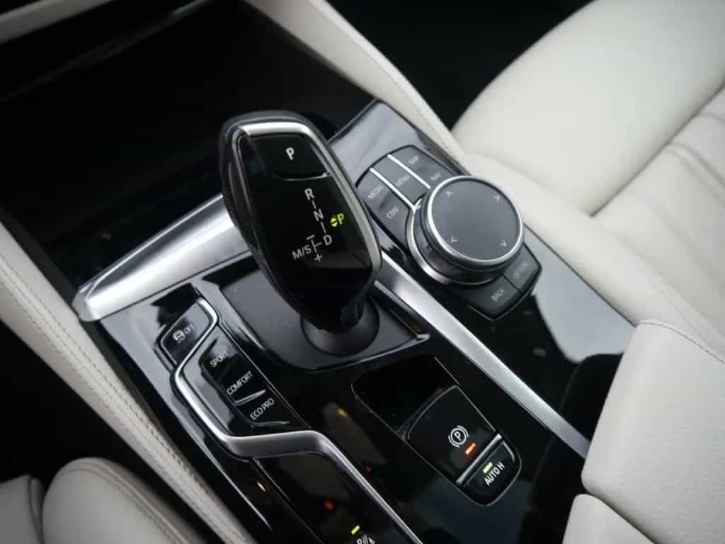 BMW 5 Series 520d xDrive tour. Luxury Line A: +PANO+HIFI+DAB+ 08/2022-photo-17