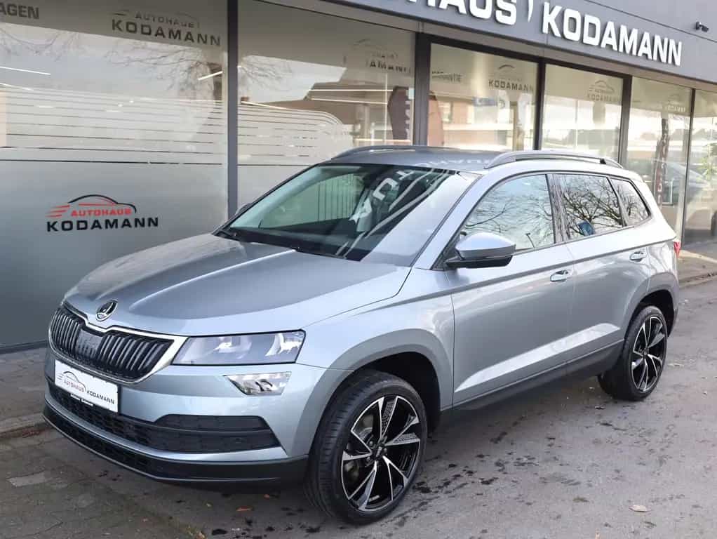Skoda Karoq SportAlu 1.5TSI*AppleCar*Keyless*Tempomat 06/2020-photo-4