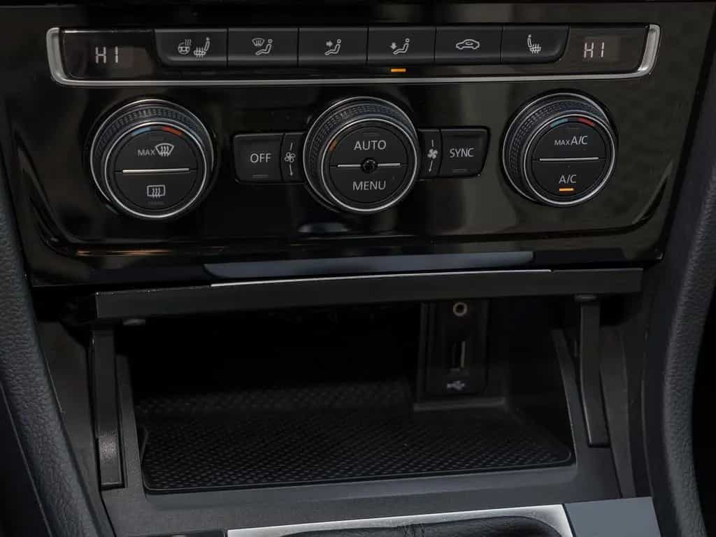 Volkswagen Golf VII 1.0 TSI Join R-Line NAVI CLIMATRONIC PR 03/2019-photo-12