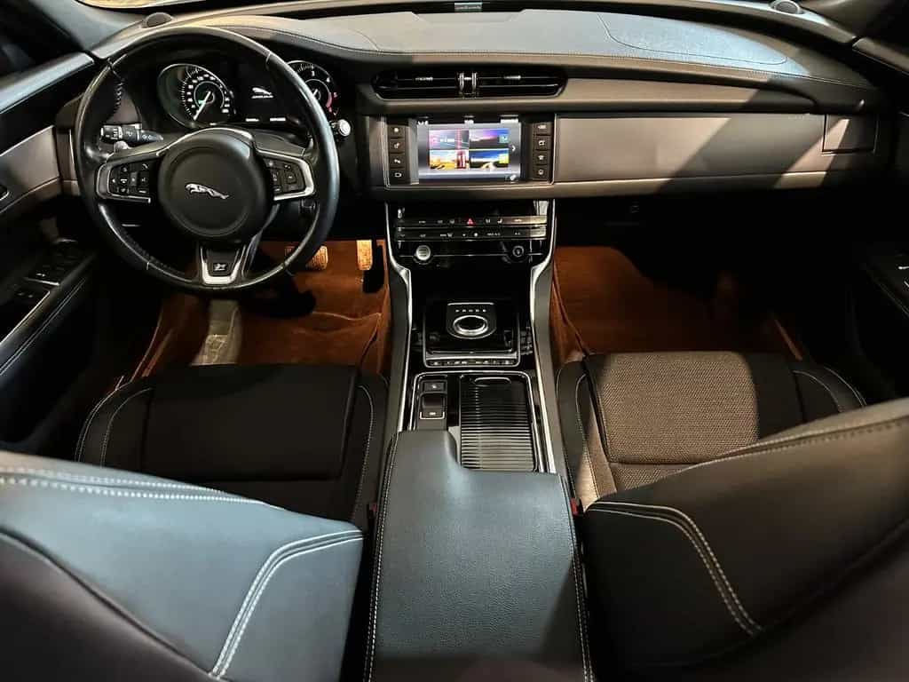 Jaguar XF Sportbrake 2.0d R-Sport *Black Pack,Kamera* 08/2018-photo-24