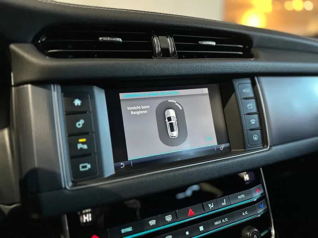Jaguar XF Sportbrake 2.0d R-Sport *Black Pack,Kamera* 08/2018-photo-31