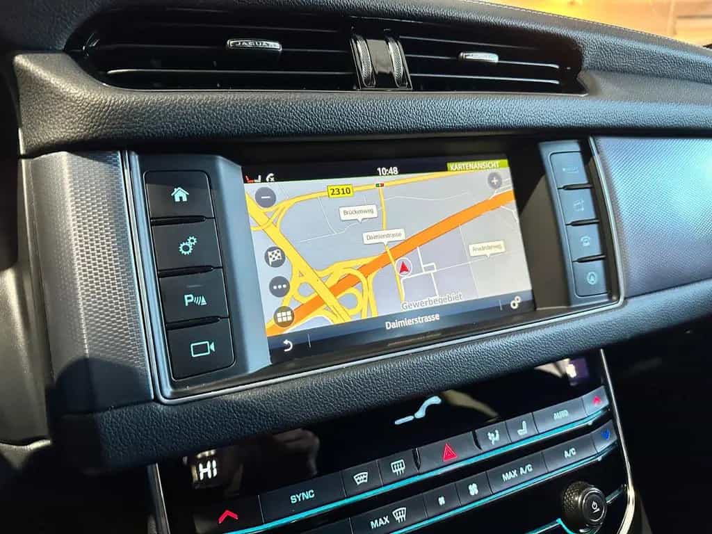 Jaguar XF Sportbrake 2.0d R-Sport *Black Pack,Kamera* 08/2018-photo-33