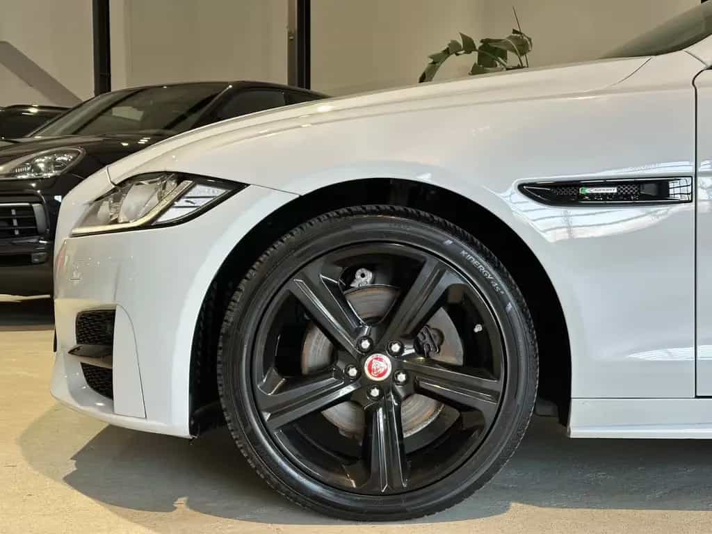 Jaguar XF Sportbrake 2.0d R-Sport *Black Pack,Kamera* 08/2018-photo-8