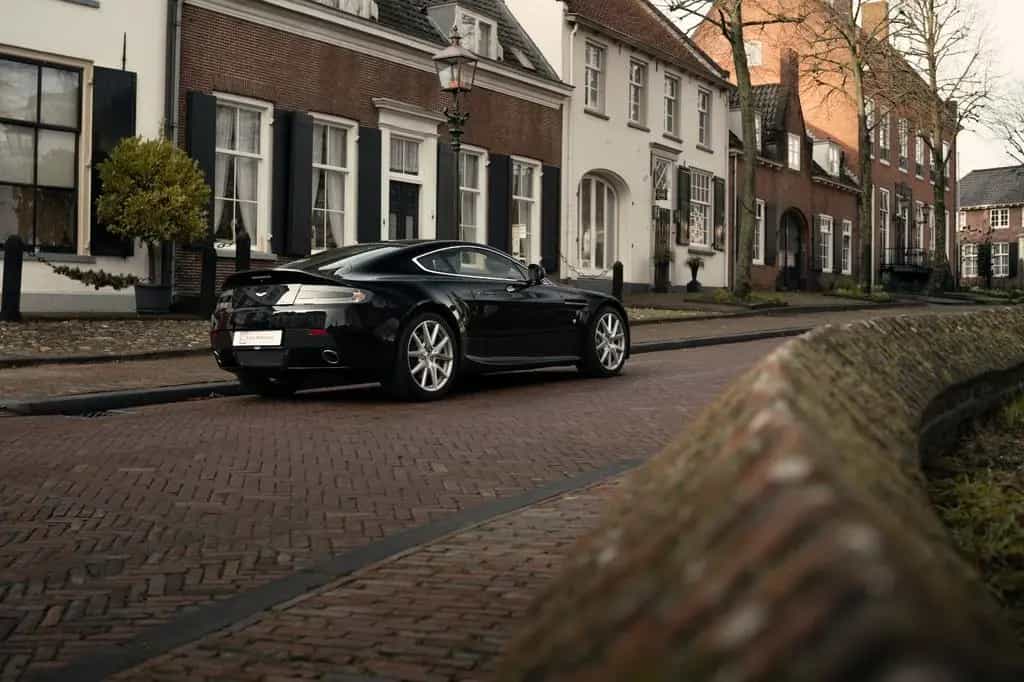 Aston Martin V8 Vantage 4.7l Sportshift 09/2012-photo-9
