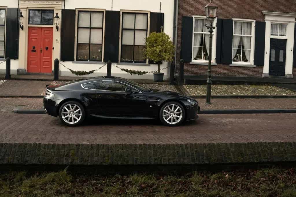 Aston Martin V8 Vantage 4.7l Sportshift 09/2012-photo-10