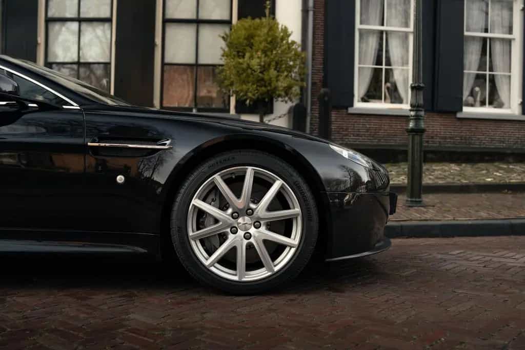 Aston Martin V8 Vantage 4.7l Sportshift 09/2012-photo-19