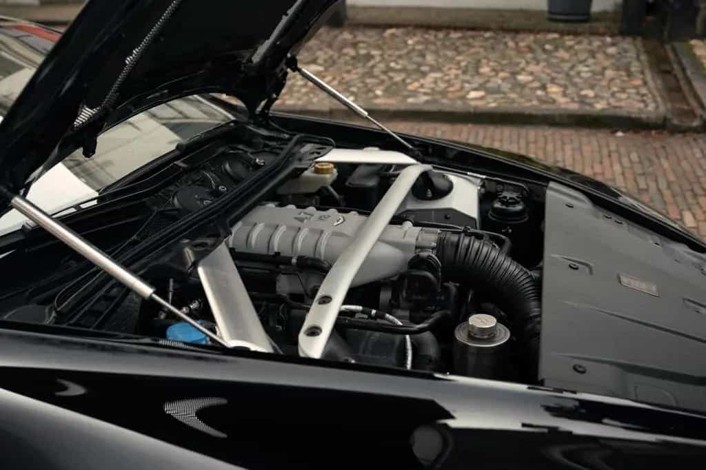Aston Martin V8 Vantage 4.7l Sportshift 09/2012-photo-23