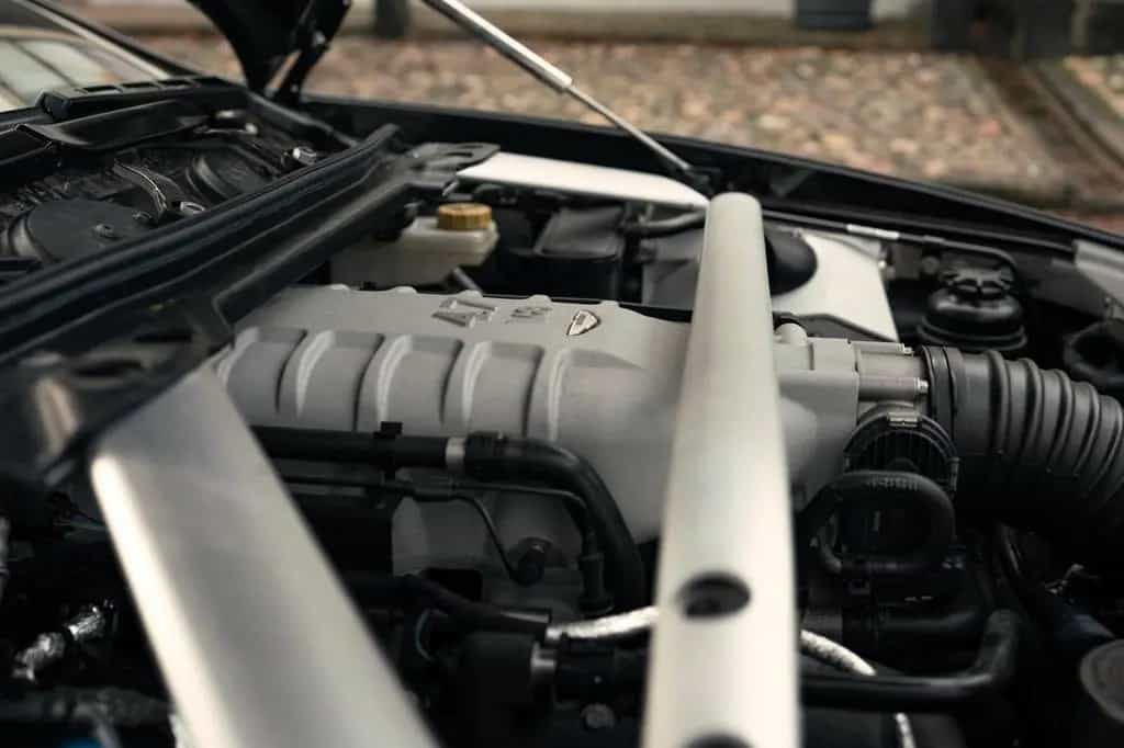 Aston Martin V8 Vantage 4.7l Sportshift 09/2012-photo-24