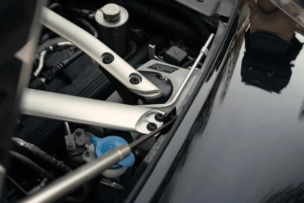Aston Martin V8 Vantage 4.7l Sportshift 09/2012-photo-26
