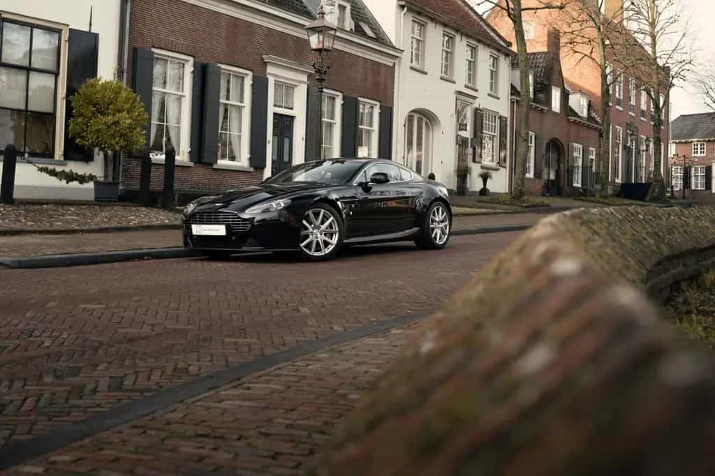 Aston Martin V8 Vantage 4.7l Sportshift 09/2012-photo-2