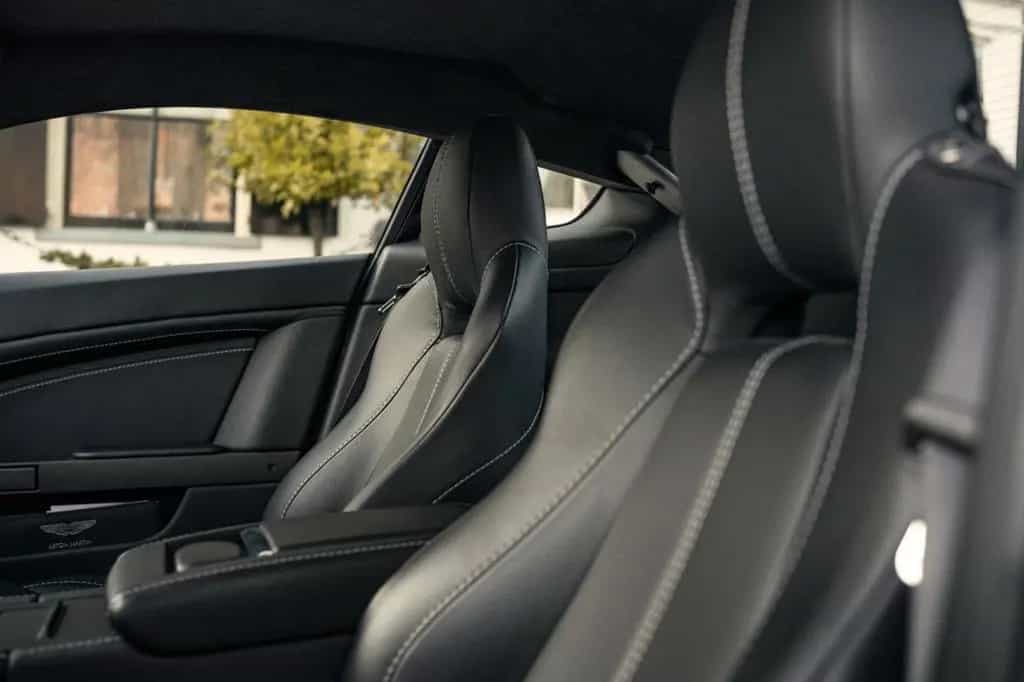 Aston Martin V8 Vantage 4.7l Sportshift 09/2012-photo-30