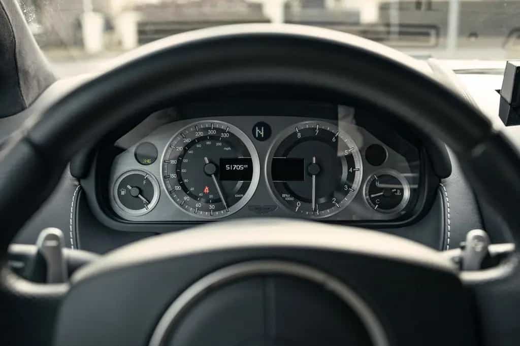 Aston Martin V8 Vantage 4.7l Sportshift 09/2012-photo-32