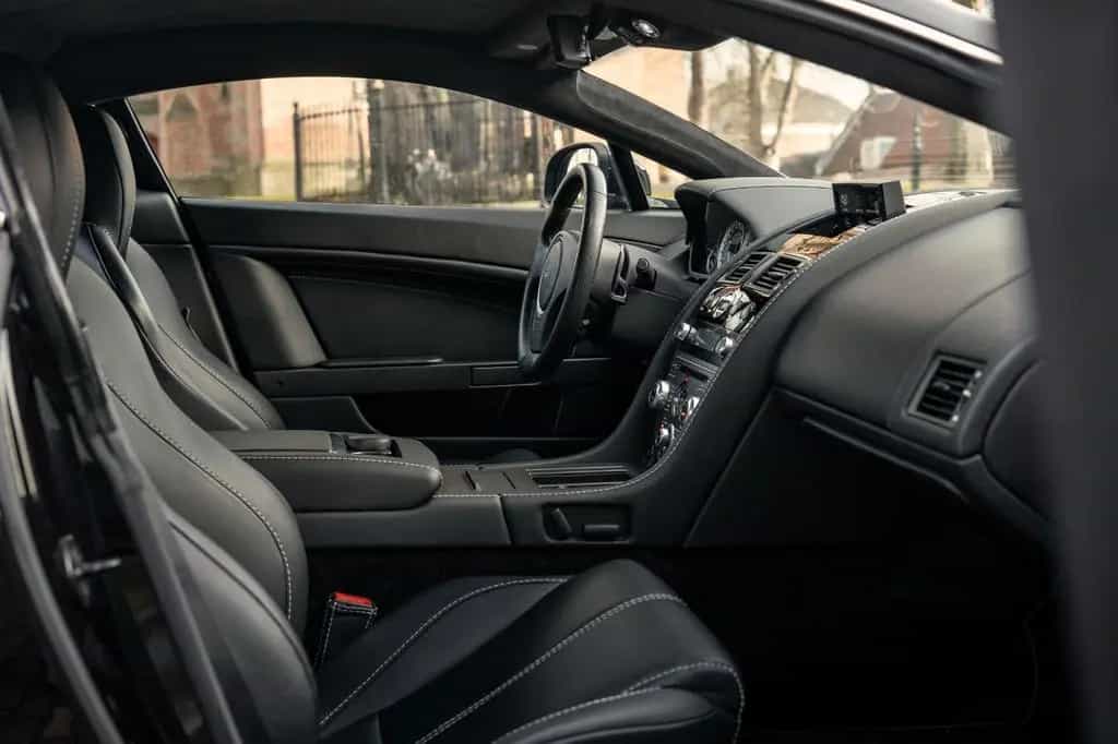 Aston Martin V8 Vantage 4.7l Sportshift 09/2012-photo-41