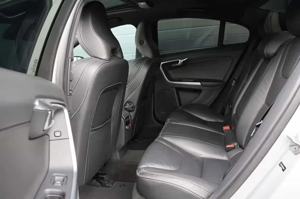 Volvo S60 T5/R-Design/ACC+SPUR/4xSHZ/LHZ/KAMERA/TTW/18 04/2016-photo-19