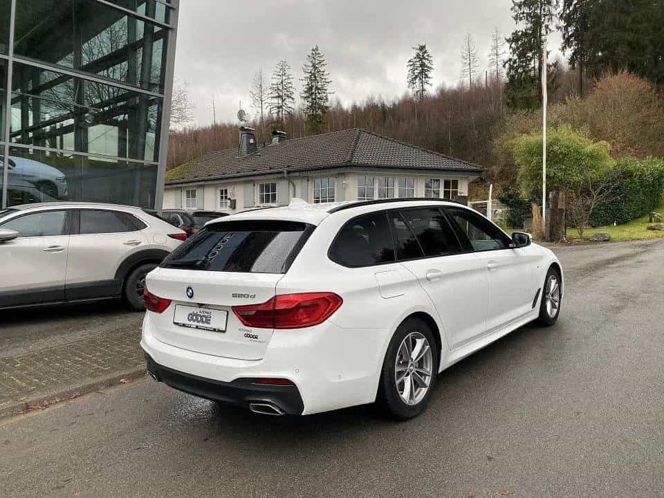 BMW 5 Series 520d 190 PS M Sport-Paket *Winterräder* 07/2019-photo-2