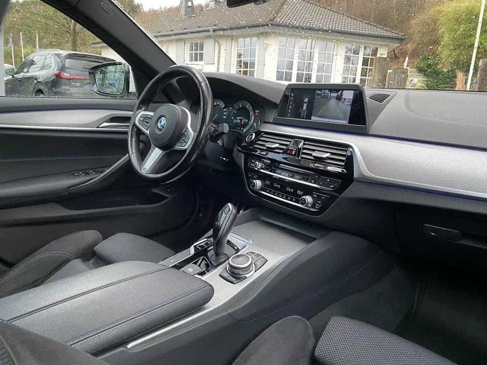 BMW 5 Series 520d 190 PS M Sport-Paket *Winterräder* 07/2019-photo-9
