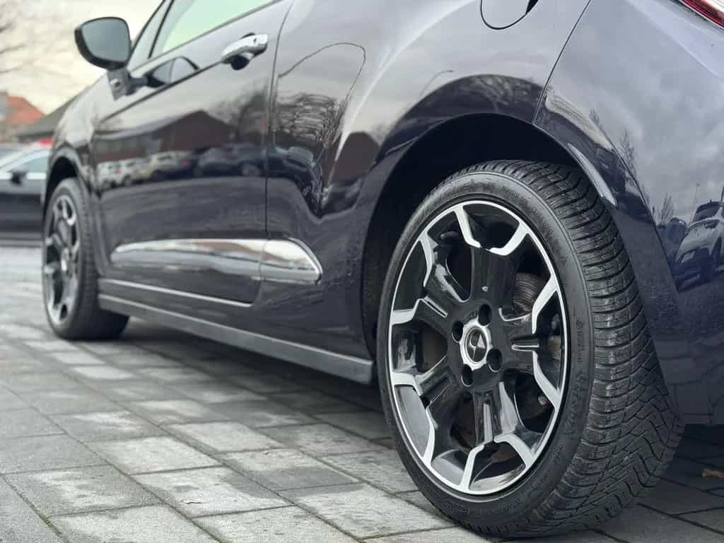 DS Automobiles DS3 Connected Chic *AUTOMATIK|ALLWETTER|TÜV* 07/2019-photo-12