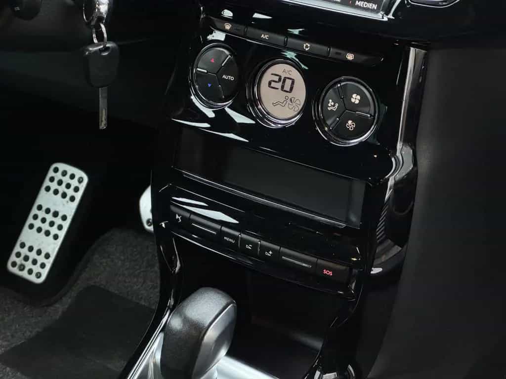 DS Automobiles DS3 Connected Chic *AUTOMATIK|ALLWETTER|TÜV* 07/2019-photo-28