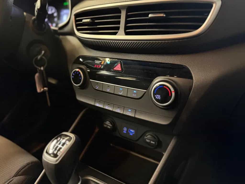 Hyundai TUCSON Pure 2WD 1.6-LED-TÜV/SERVICE NEU-ALU- 02/2020-photo-12