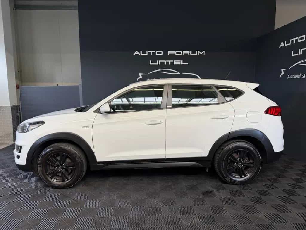 Hyundai TUCSON Pure 2WD 1.6-LED-TÜV/SERVICE NEU-ALU- 02/2020-photo-2