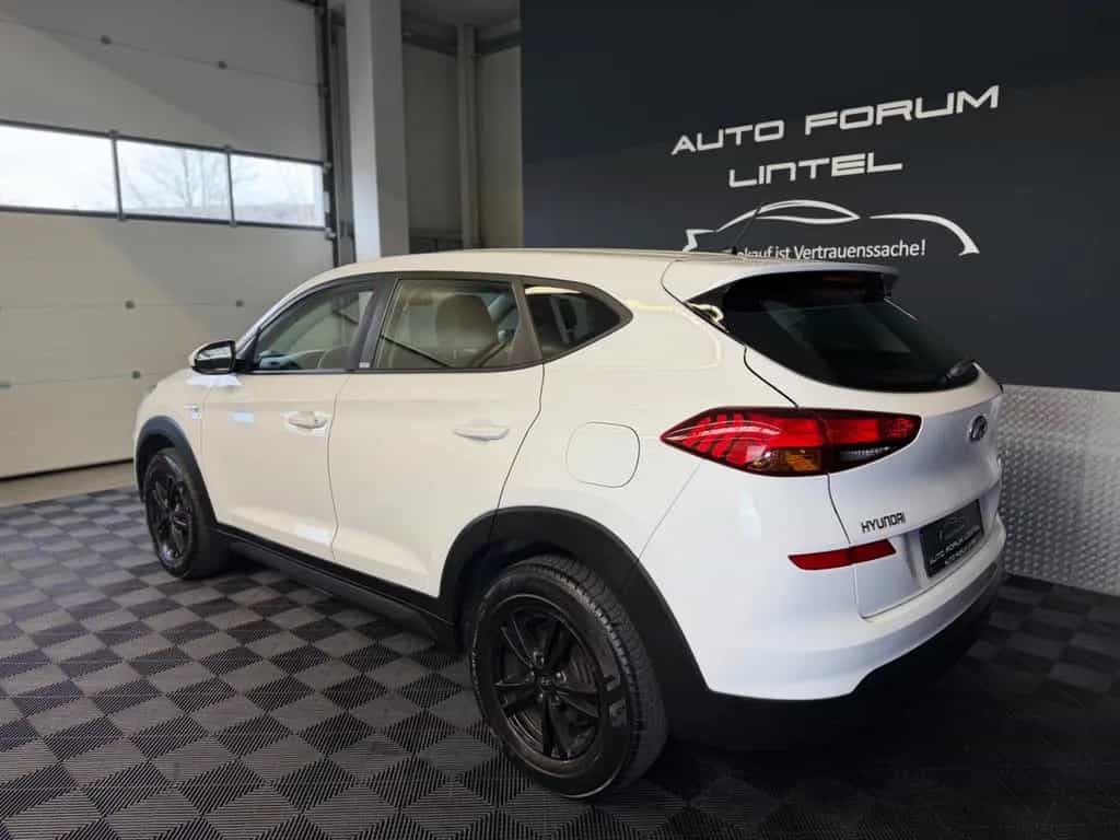 Hyundai TUCSON Pure 2WD 1.6-LED-TÜV/SERVICE NEU-ALU- 02/2020-photo-3