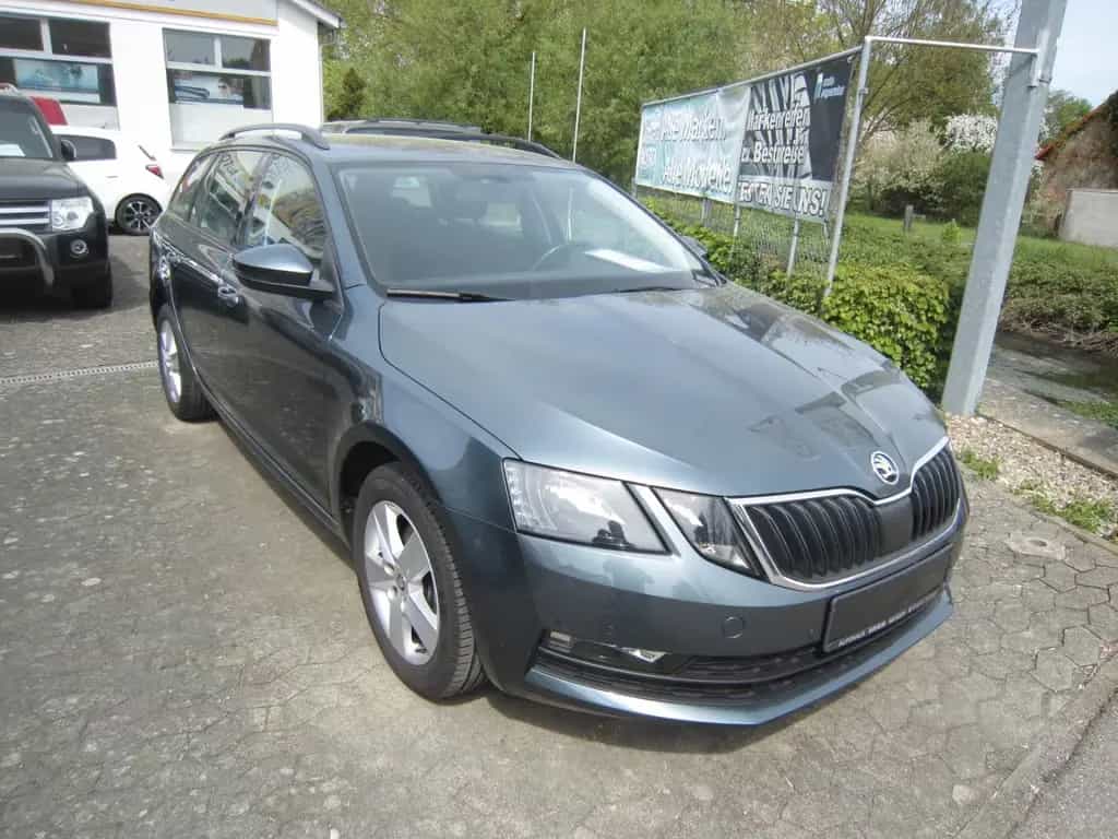 Skoda Octavia Kombi Ambition1.Hd,NAVI,Induktionsladen 08/2018-photo-0