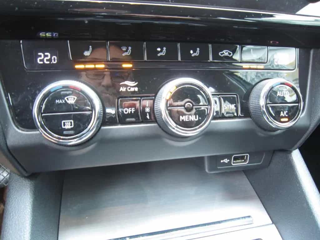 Skoda Octavia Kombi Ambition1.Hd,NAVI,Induktionsladen 08/2018-photo-14