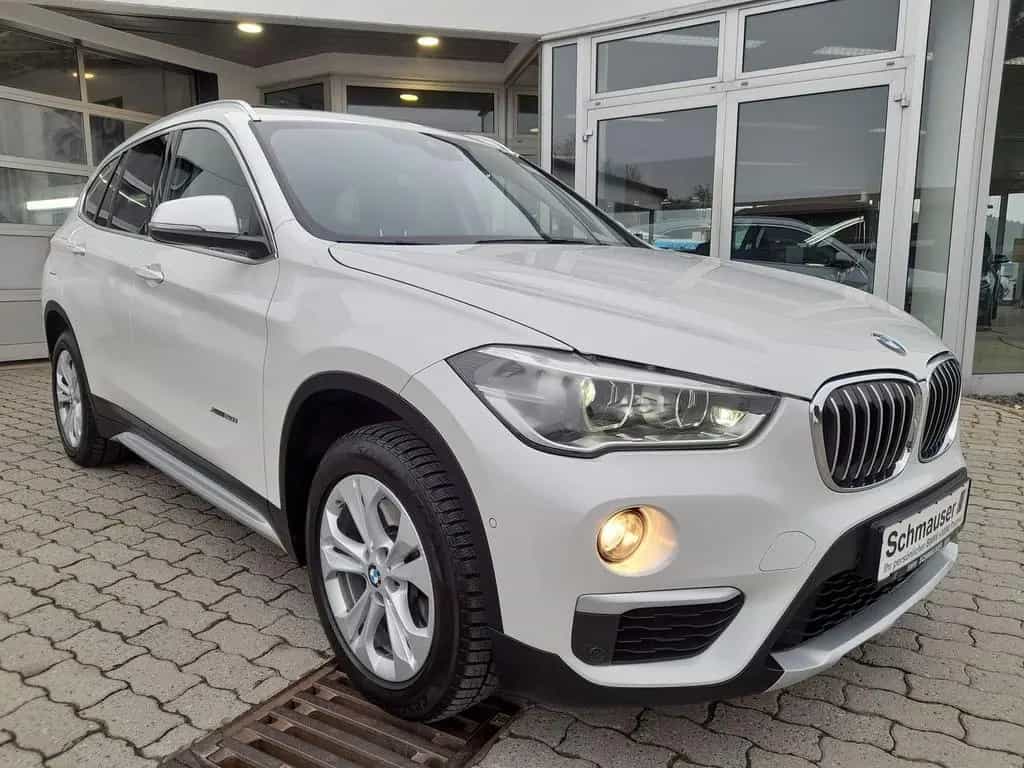BMW X1 xDrive20i xLine,LED,PANO,RFK,HUD,NAVI,HIFI 03/2017-photo-11
