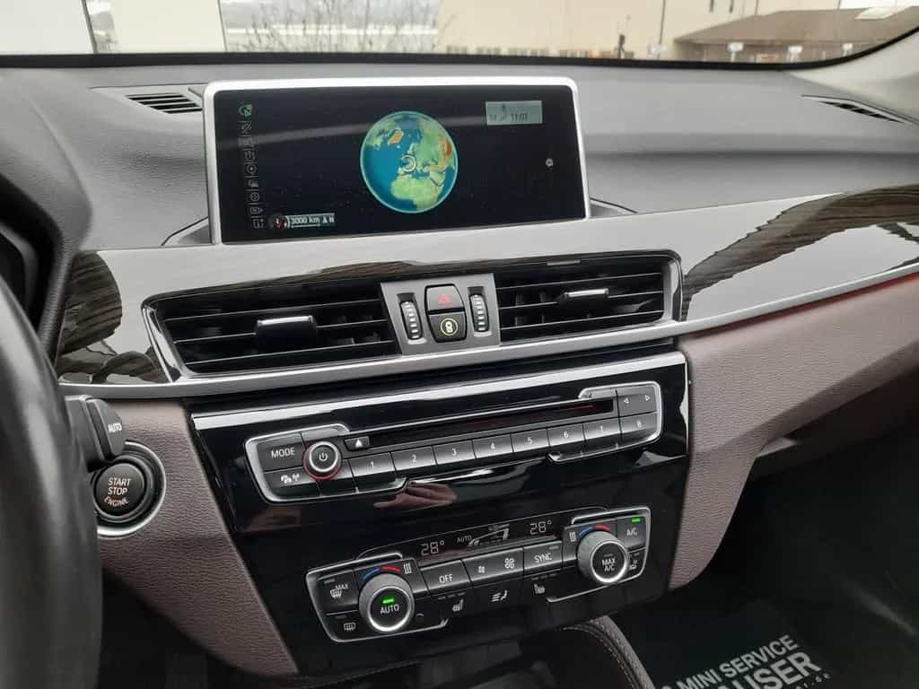 BMW X1 xDrive20i xLine,LED,PANO,RFK,HUD,NAVI,HIFI 03/2017-photo-32