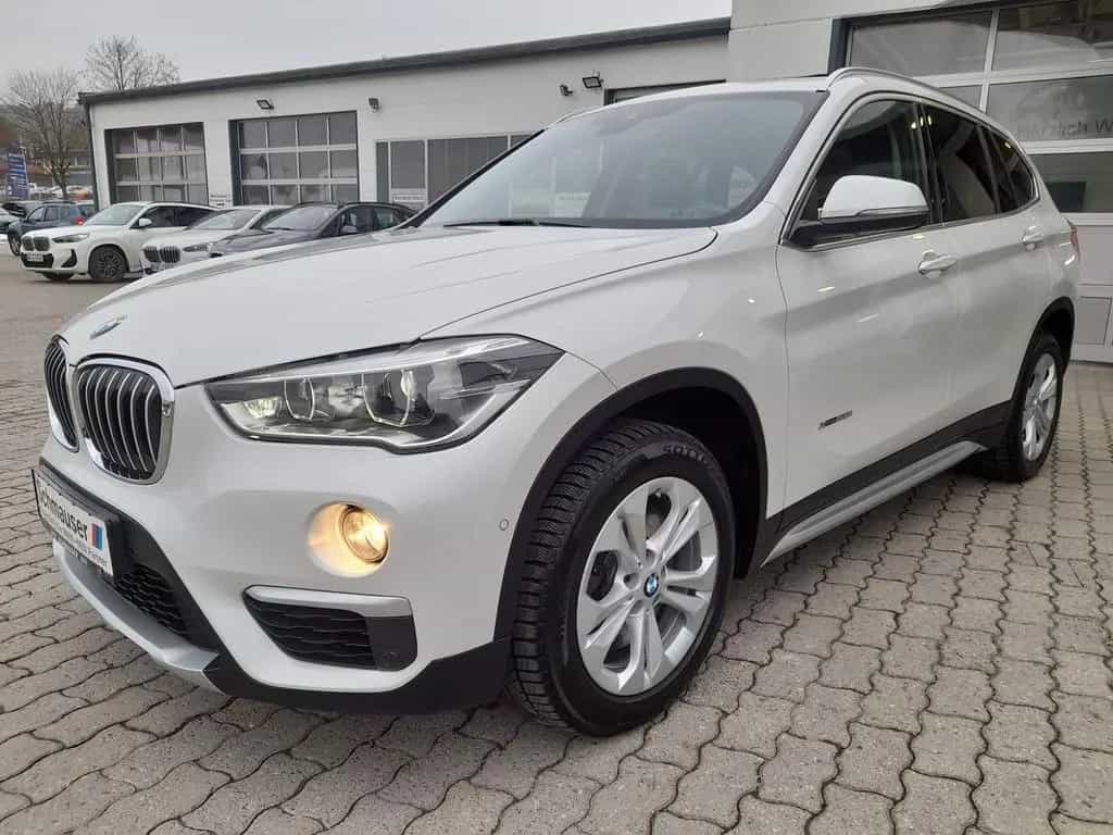 BMW X1 xDrive20i xLine,LED,PANO,RFK,HUD,NAVI,HIFI 03/2017-photo-4