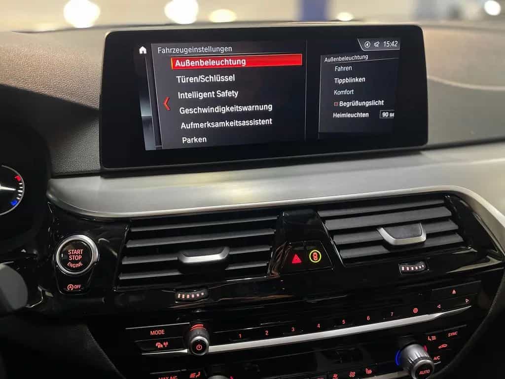 BMW 5 Series 540 i xDrive Sport Line/PDC/LED/ACC/Shadowline 04/2017-photo-25