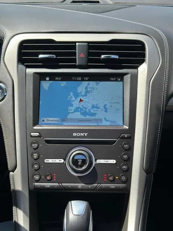Ford Mondeo Turnier Vignale/ ACC LEDER KAMERA 02/2017-photo-27