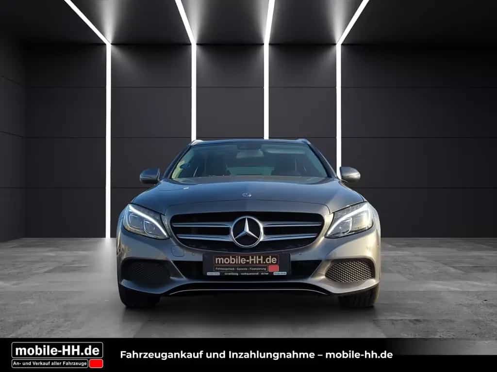 Mercedes-Benz C 180 T CGI*AVANTGARDE*COMAND*PANO*TWA* 06/2018-photo-1