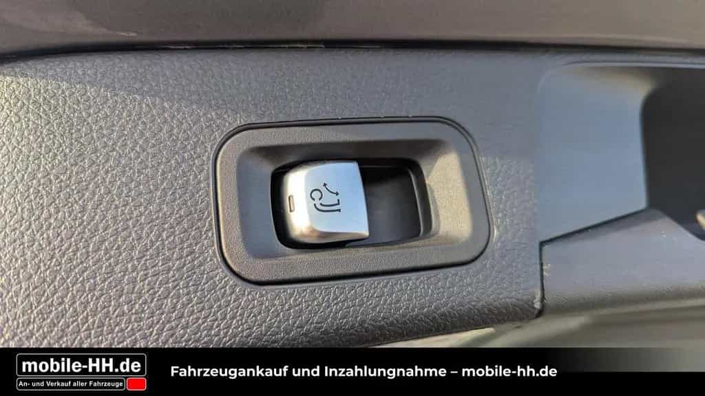 Mercedes-Benz C 180 T CGI*AVANTGARDE*COMAND*PANO*TWA* 06/2018-photo-21
