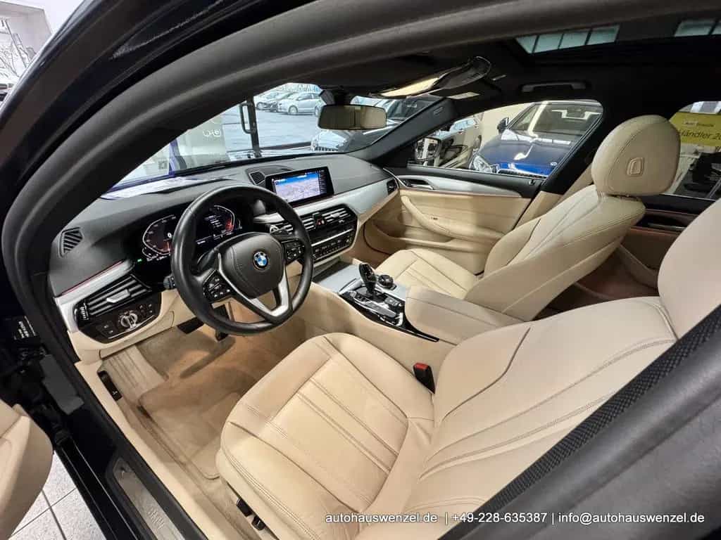 BMW 5 Series 520 d xDrive - nur 21.ooo km - LEDER SD AHK 360 03/2020-photo-11