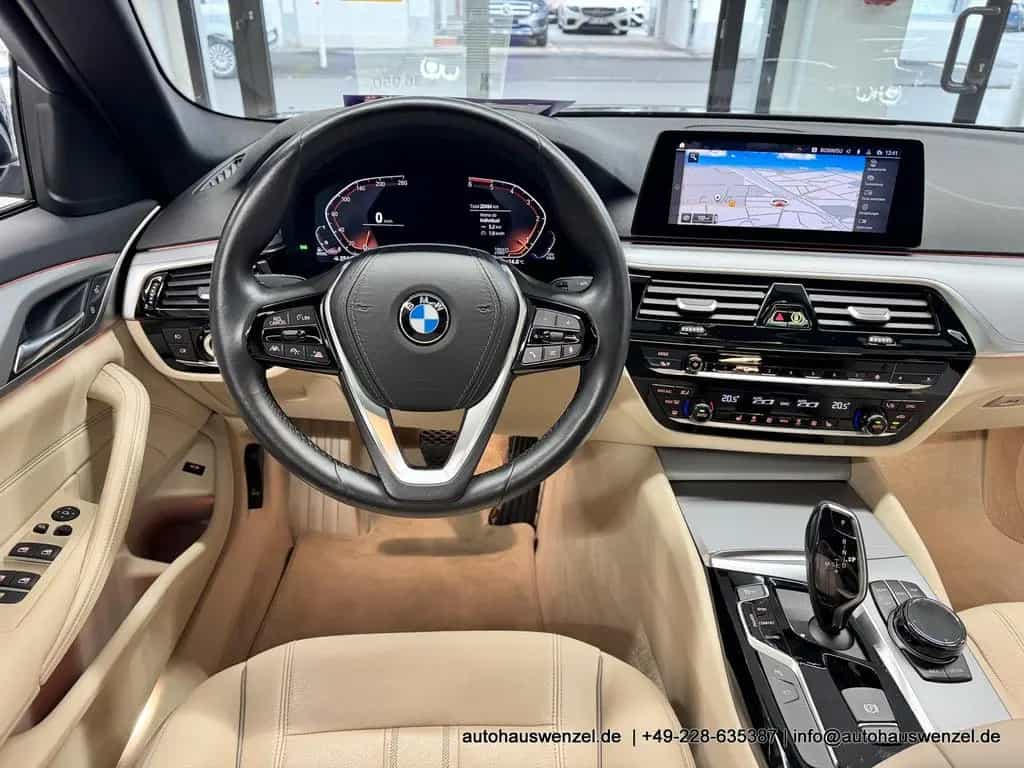 BMW 5 Series 520 d xDrive - nur 21.ooo km - LEDER SD AHK 360 03/2020-photo-23