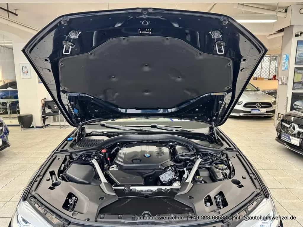 BMW 5 Series 520 d xDrive - nur 21.ooo km - LEDER SD AHK 360 03/2020-photo-30