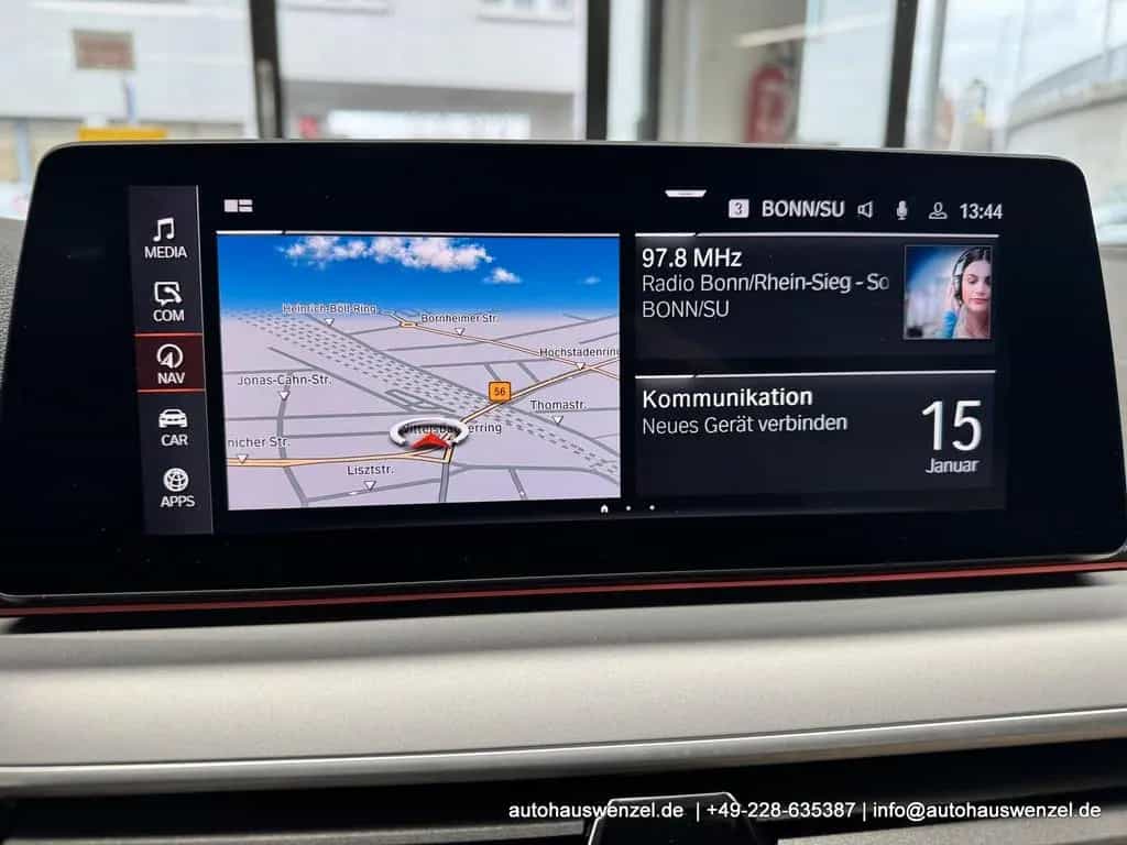 BMW 5 Series 520 d xDrive - nur 21.ooo km - LEDER SD AHK 360 03/2020-photo-36