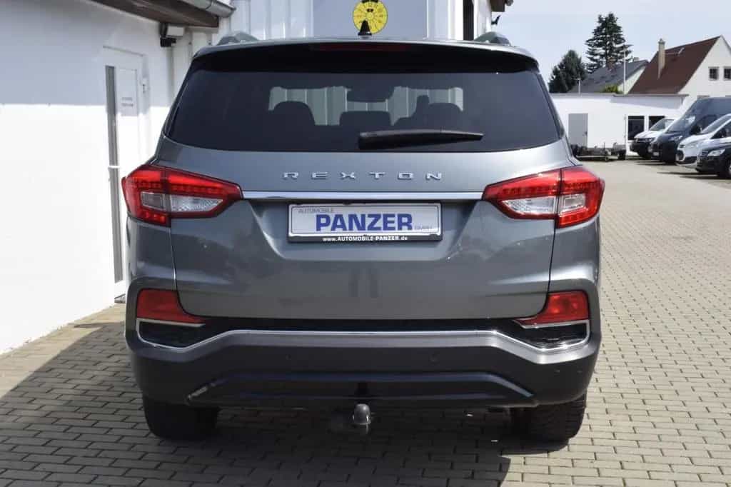 Ssangyong Rexton 2.2 e-XDi Premium AHK SHZ+Lüftung Applink 11/2017-photo-1