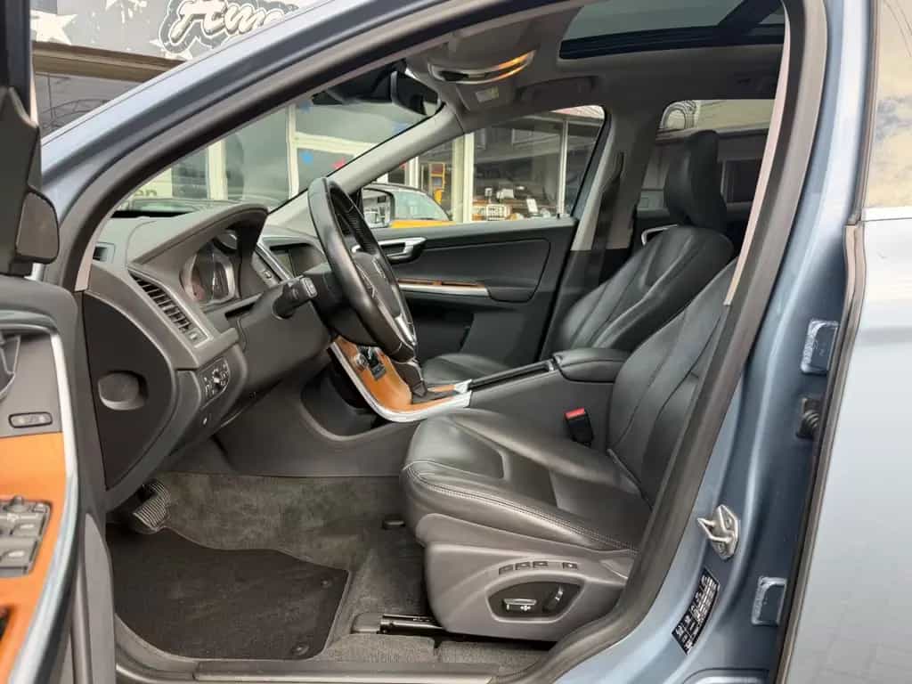 Volvo XC60 T6 Summum /Auto./Leder/Navi/Panorama 11/2016-photo-19