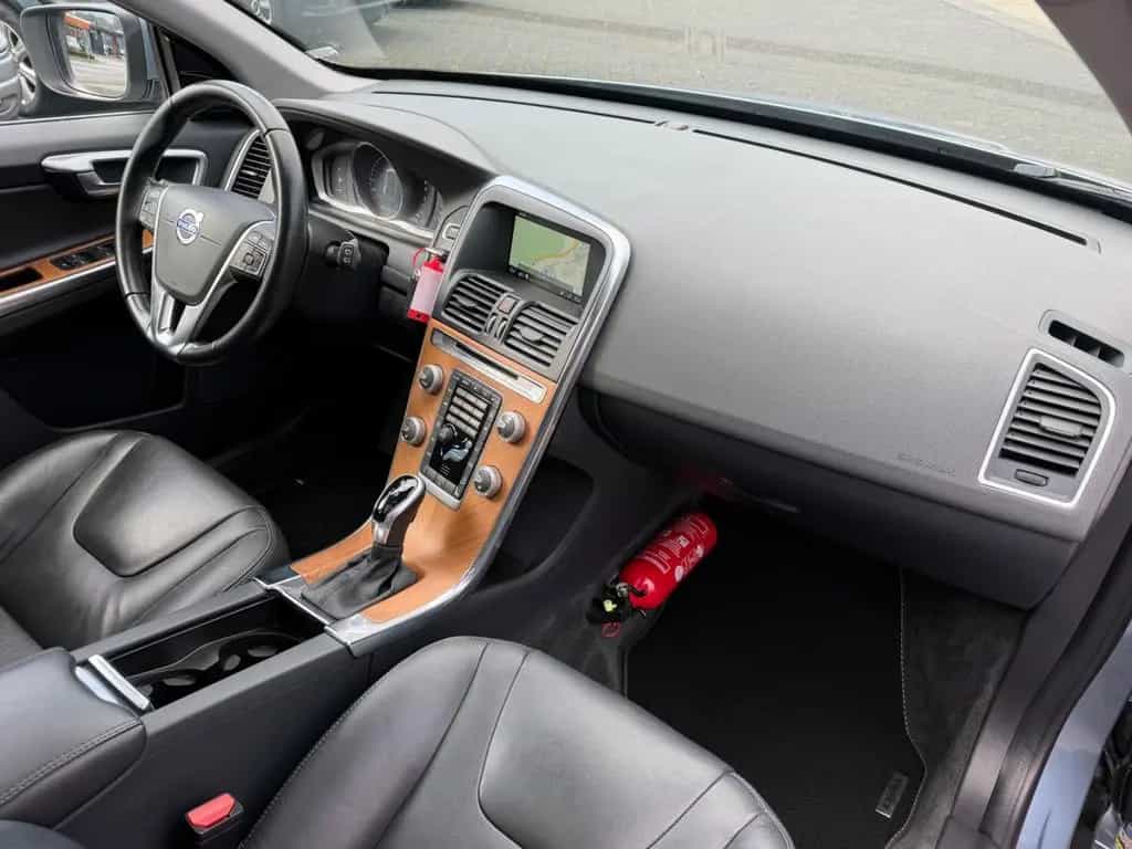Volvo XC60 T6 Summum /Auto./Leder/Navi/Panorama 11/2016-photo-23