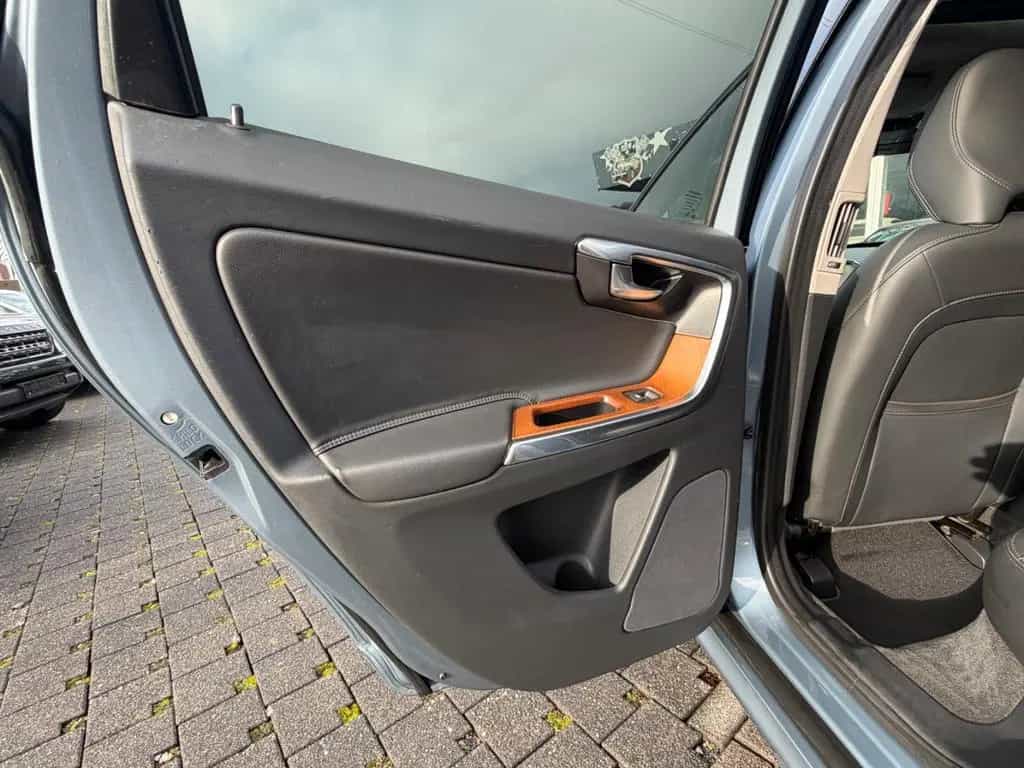 Volvo XC60 T6 Summum /Auto./Leder/Navi/Panorama 11/2016-photo-27