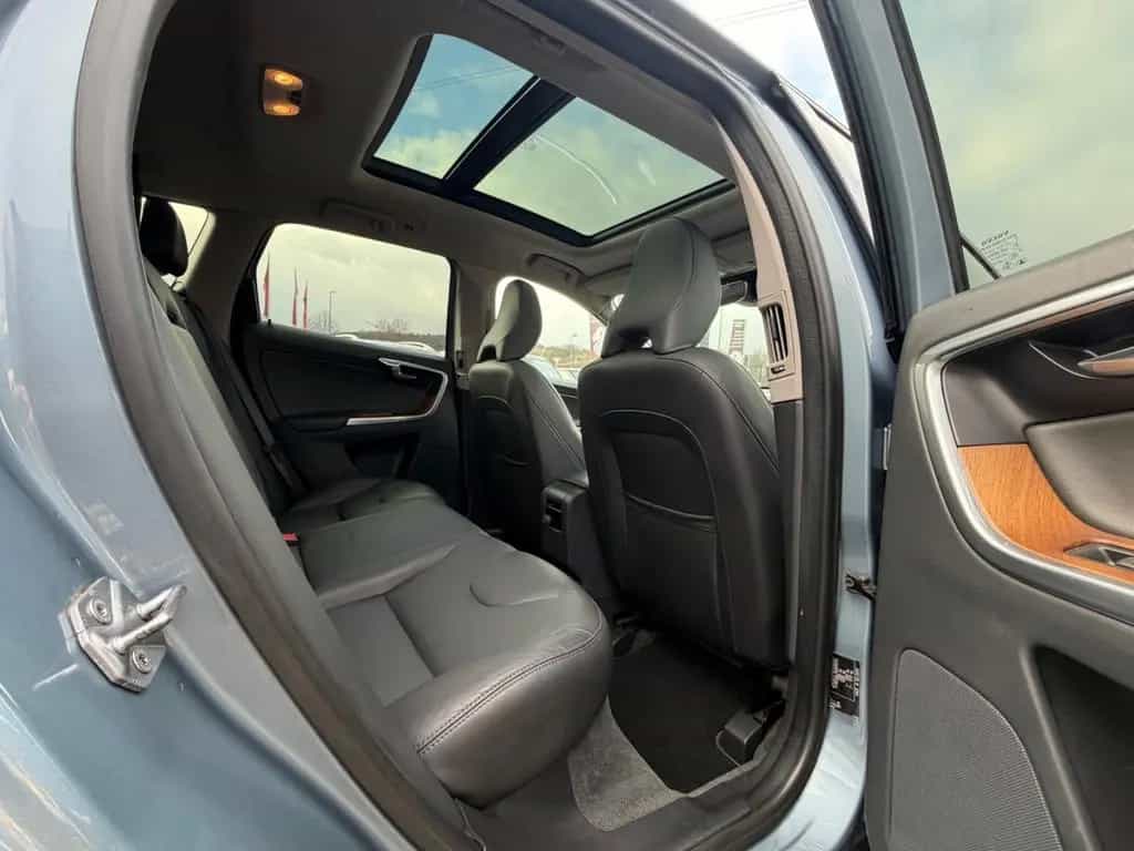Volvo XC60 T6 Summum /Auto./Leder/Navi/Panorama 11/2016-photo-29