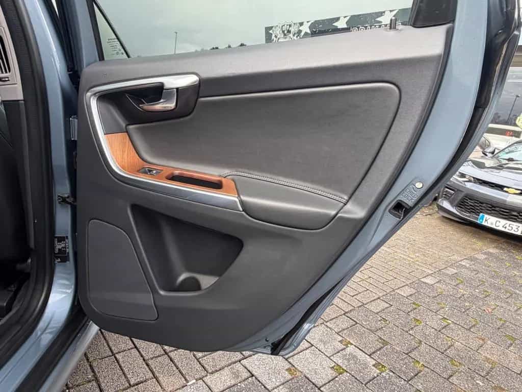 Volvo XC60 T6 Summum /Auto./Leder/Navi/Panorama 11/2016-photo-30
