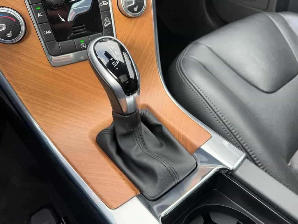 Volvo XC60 T6 Summum /Auto./Leder/Navi/Panorama 11/2016-photo-41