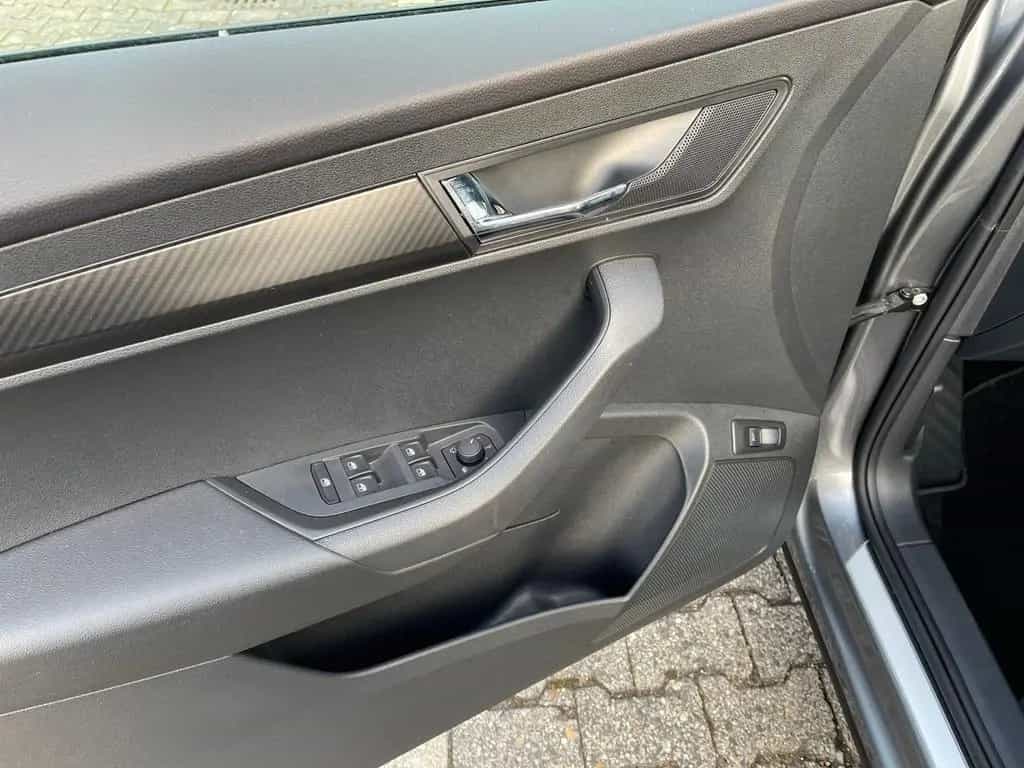 Skoda Karoq Sportline 2.0 TSI DSG Navi LED EPH ACC 01/2024-photo-8