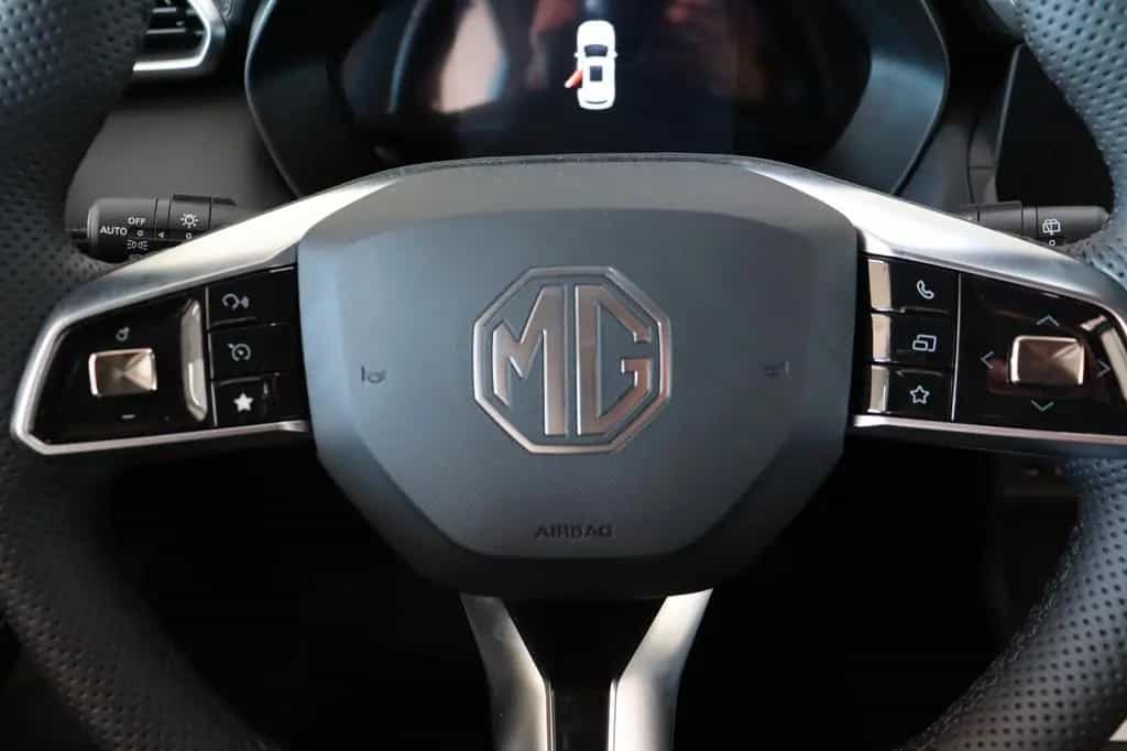 MG ZS 1.5 Comfort Leder SHZ Navi R.Cam 360° SOFORT 10/2025-photo-8