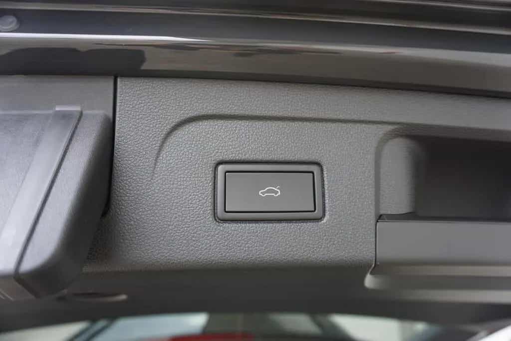 Volkswagen Touran 1.5TSI DSG Navi AHK ACC Kamera 1.Hd* 10/2021-photo-12