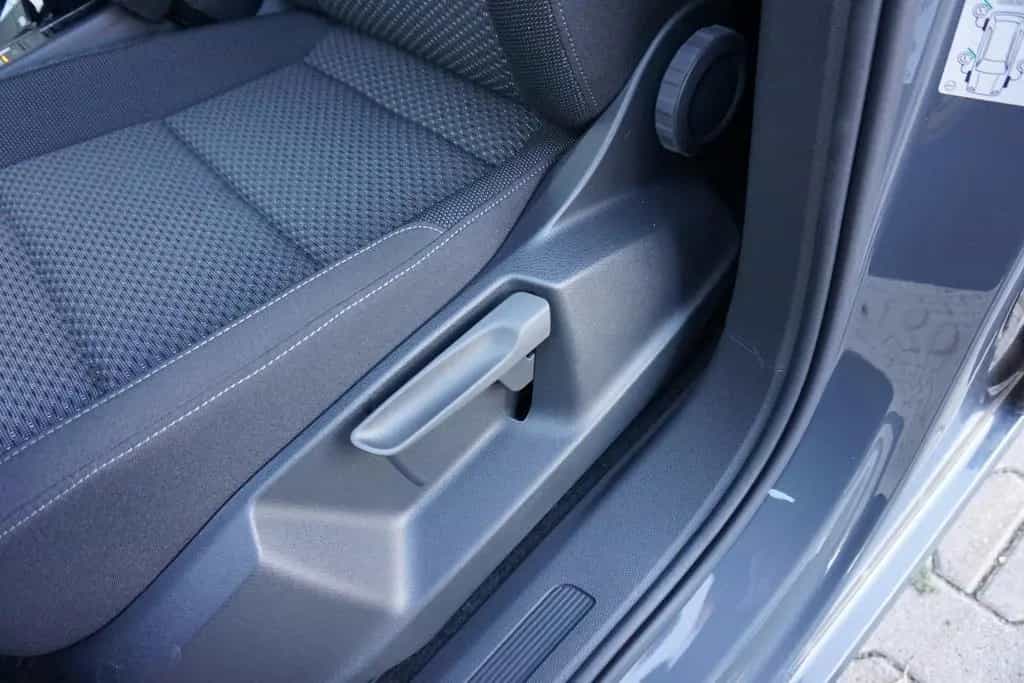 Volkswagen Touran 1.5TSI DSG Navi AHK ACC Kamera 1.Hd* 10/2021-photo-13
