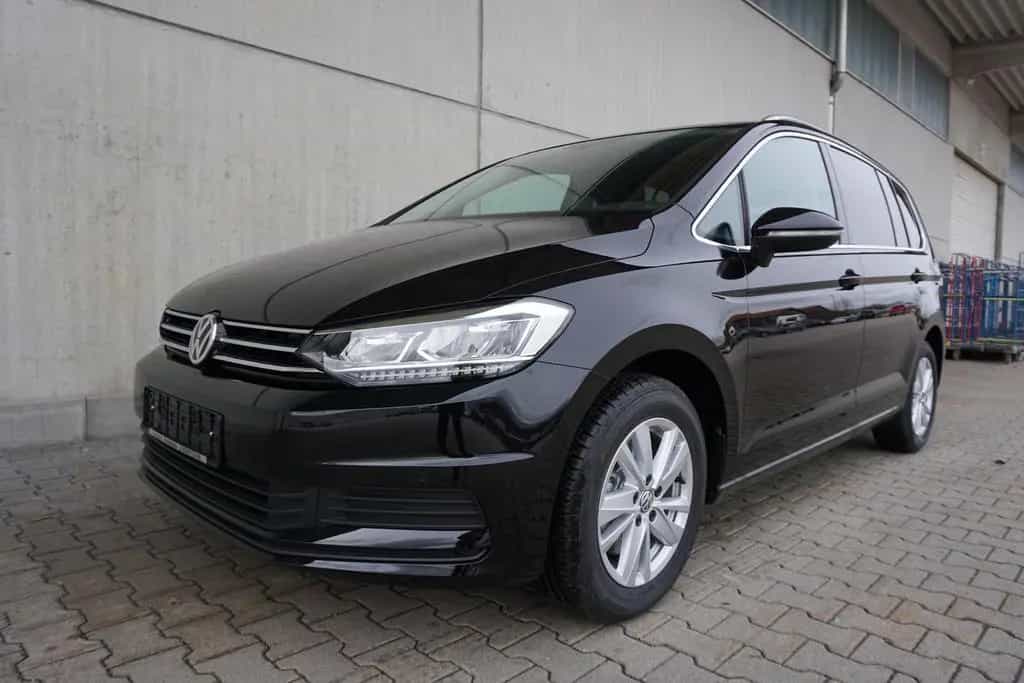 Volkswagen Touran 1.5TSI DSG Navi AHK ACC Kamera 1.Hd* 10/2021-photo-3